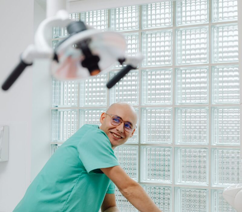 Haartransplantation 2026: Was du wirklich wissen musst, bevor du buchst