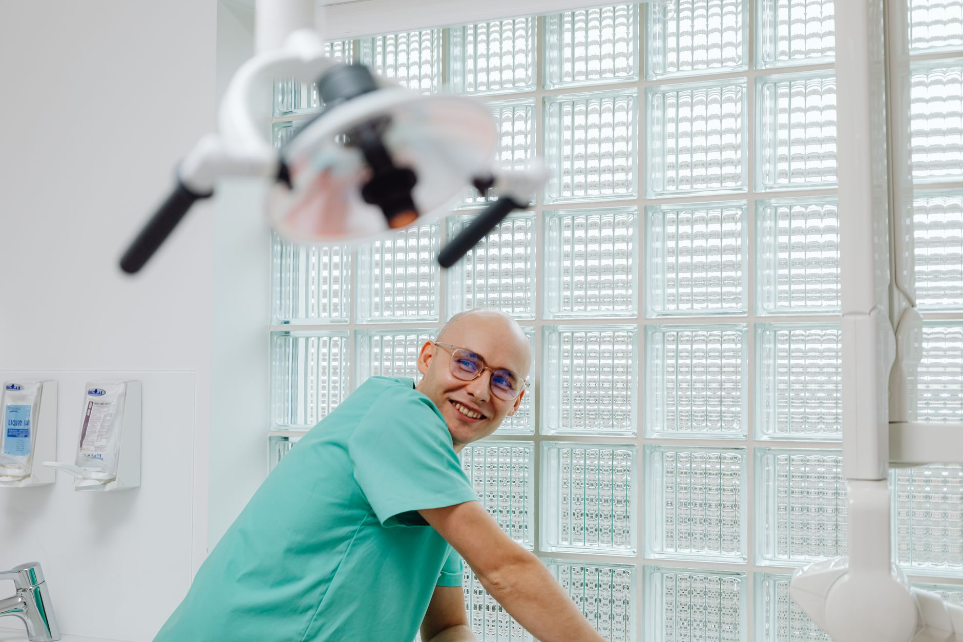 Haartransplantation 2026: Was du wirklich wissen musst, bevor du buchst